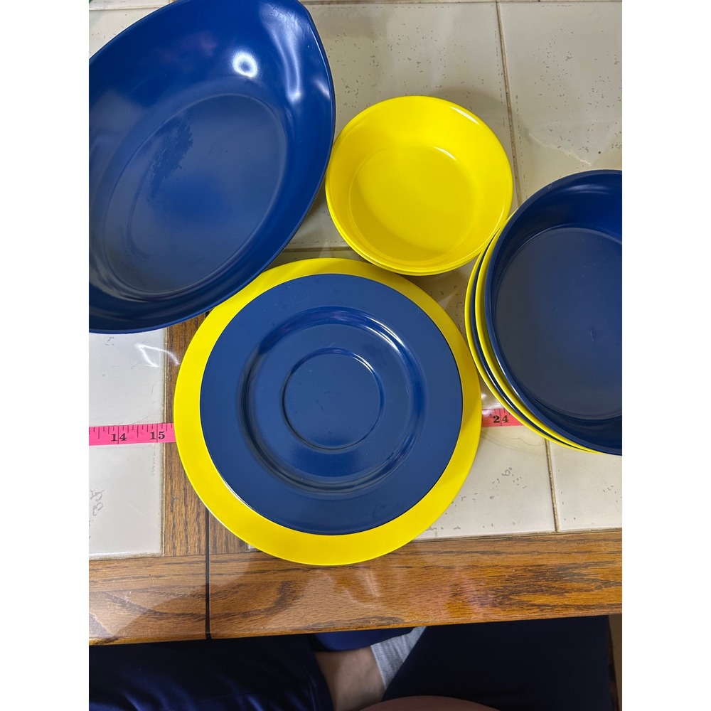 Oneida Deluxe Melamine Dinnerware Set‎ Blue Yellow Platter Bowls Plates